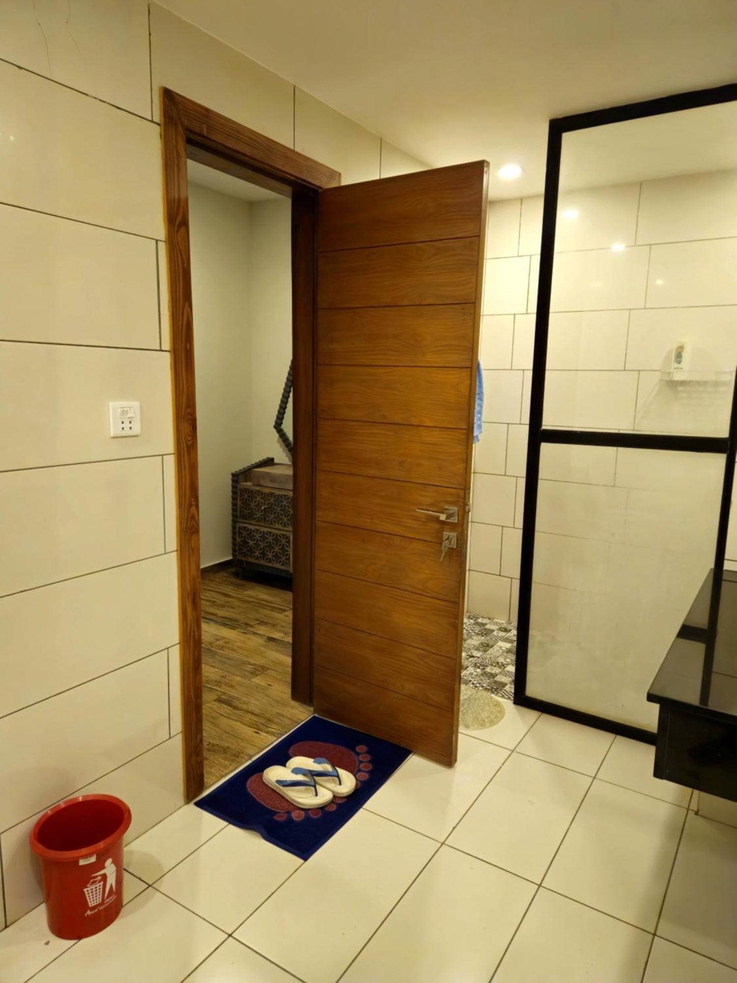 Aesthetic Scenic Luxurious Apartment - Bahria Heights Rawalpindi Buitenkant foto