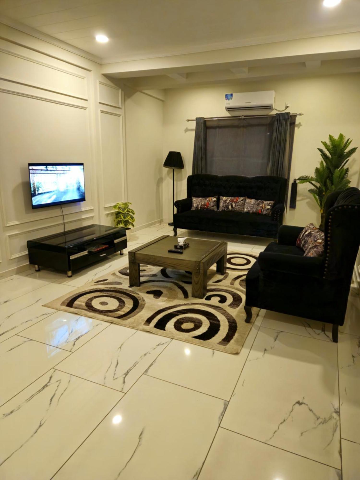 Aesthetic Scenic Luxurious Apartment - Bahria Heights Rawalpindi Buitenkant foto